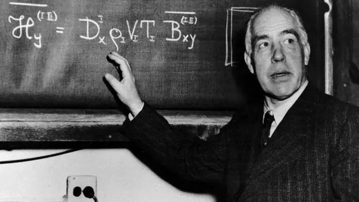 Bohr's train to Leiden made a stop in Hamburg, where he was met by Pauli and Stern who had come to the station to ask him what he thought about spin.