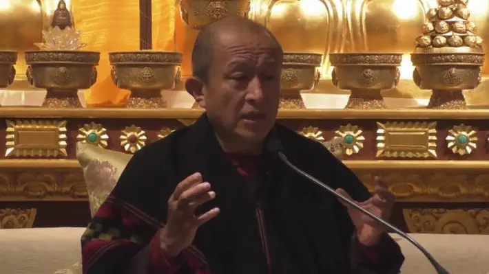 In March 2018, Dzongsar Khyentse Rinpoche gave teachings to the Rigpa Sangha in Berlin, London and Paris. These teachings are wonderful in any context, explain the Vajrayana practice of guru yoga in depth, and deal directly with the subject at hand.