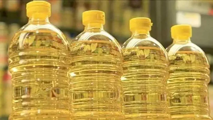 Scientists warn against the dangers of frying food in sunflower oil and corn oil over claims they release toxic chemicals linked to cancer.