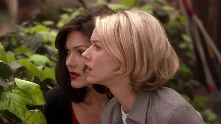 Take a look back at critics’ initial reactions to David Lynch’s haunting masterpiece Mulholland Dr.